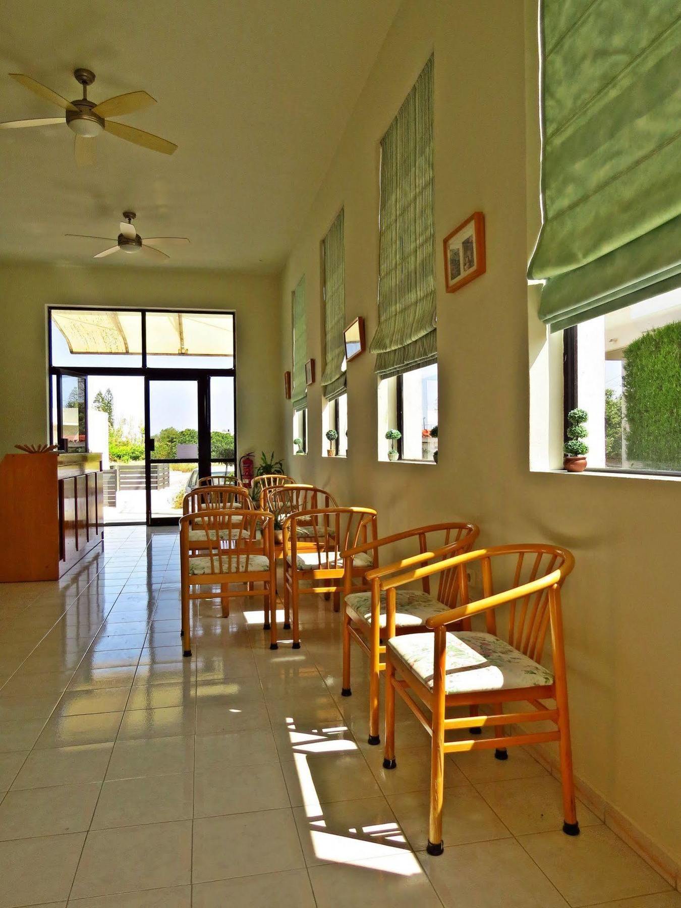 Debby Apartments Ialysos  Extérieur photo