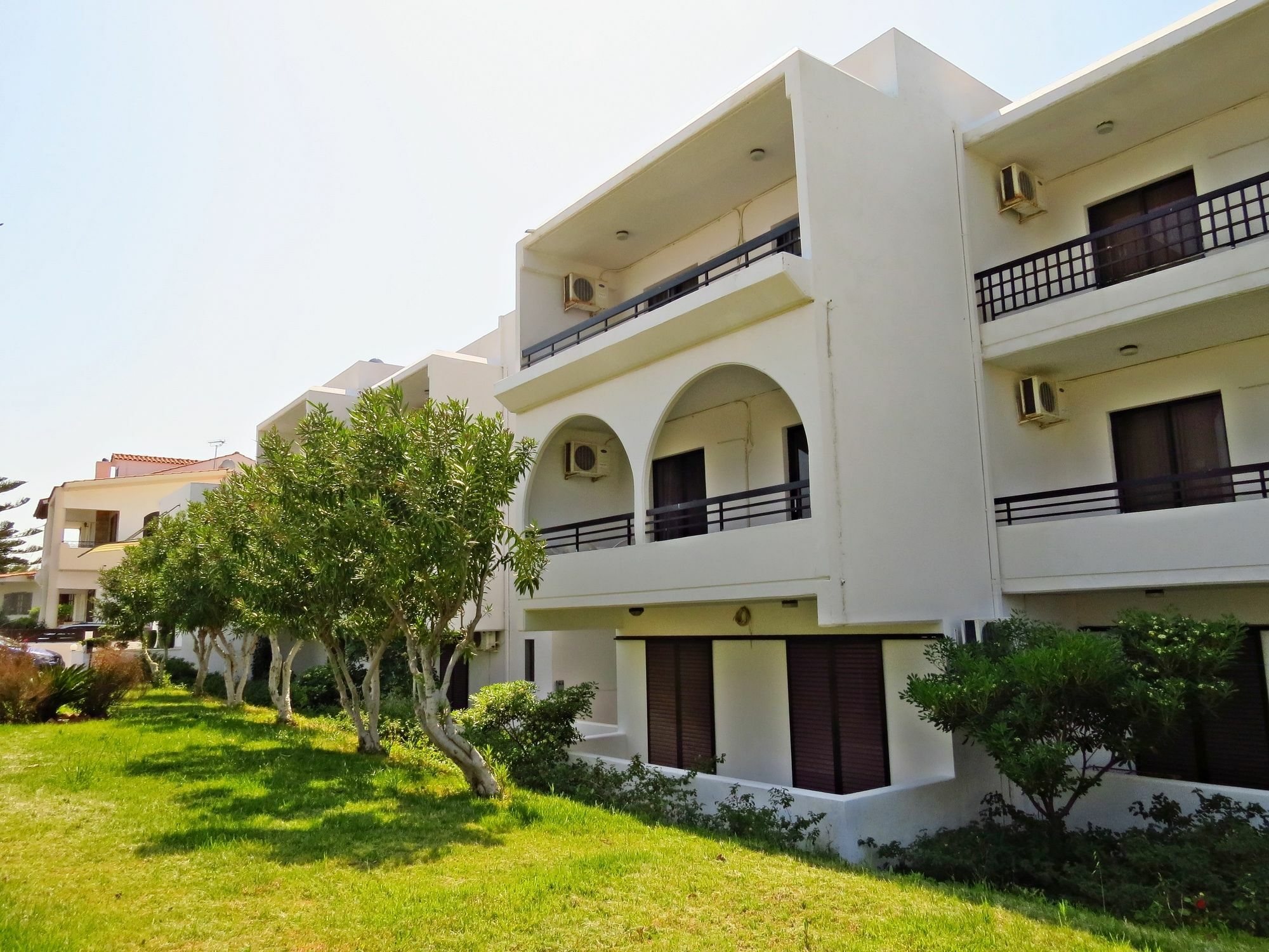 Debby Apartments Ialysos  Extérieur photo