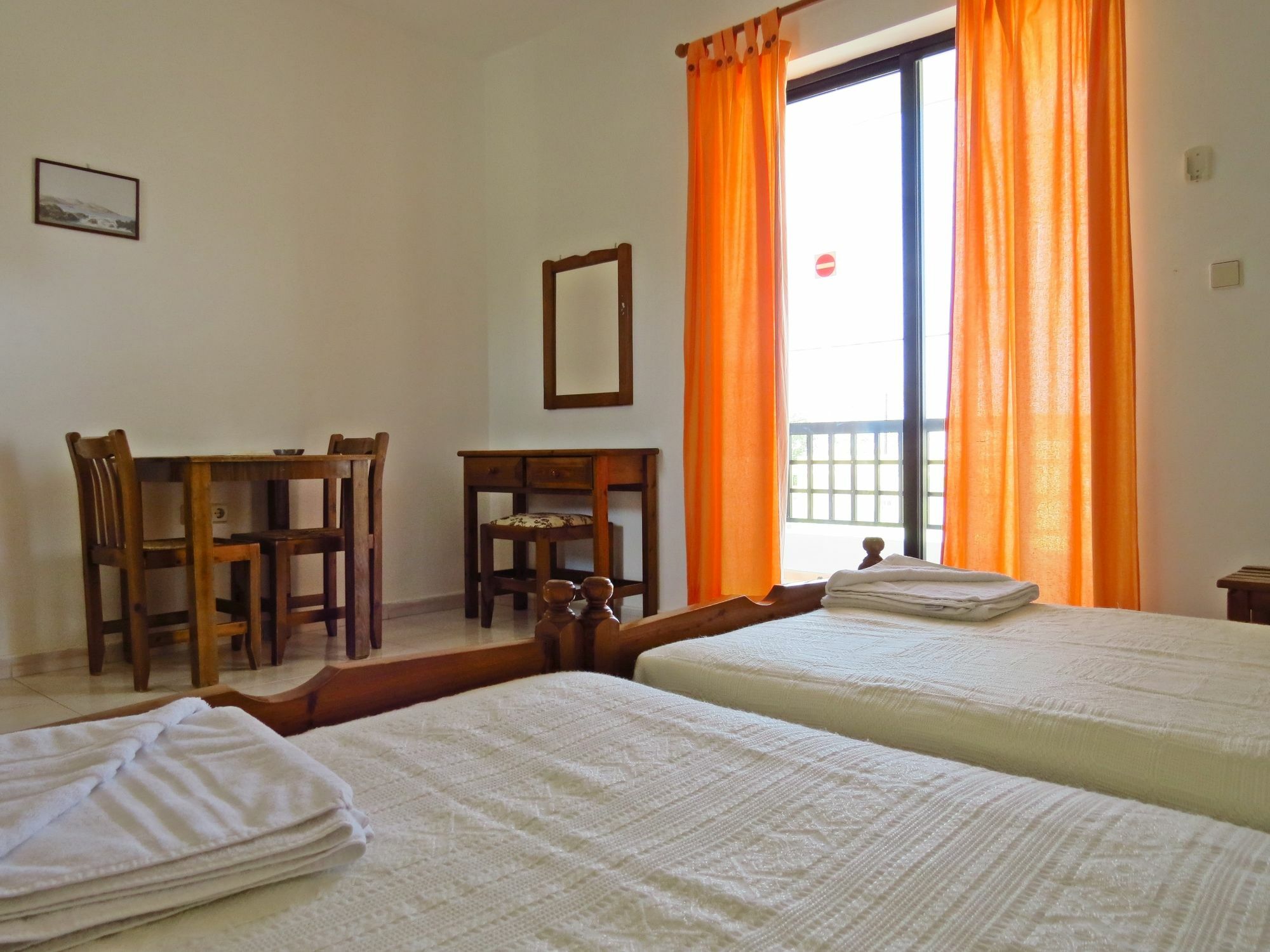 Debby Apartments Ialysos  Extérieur photo