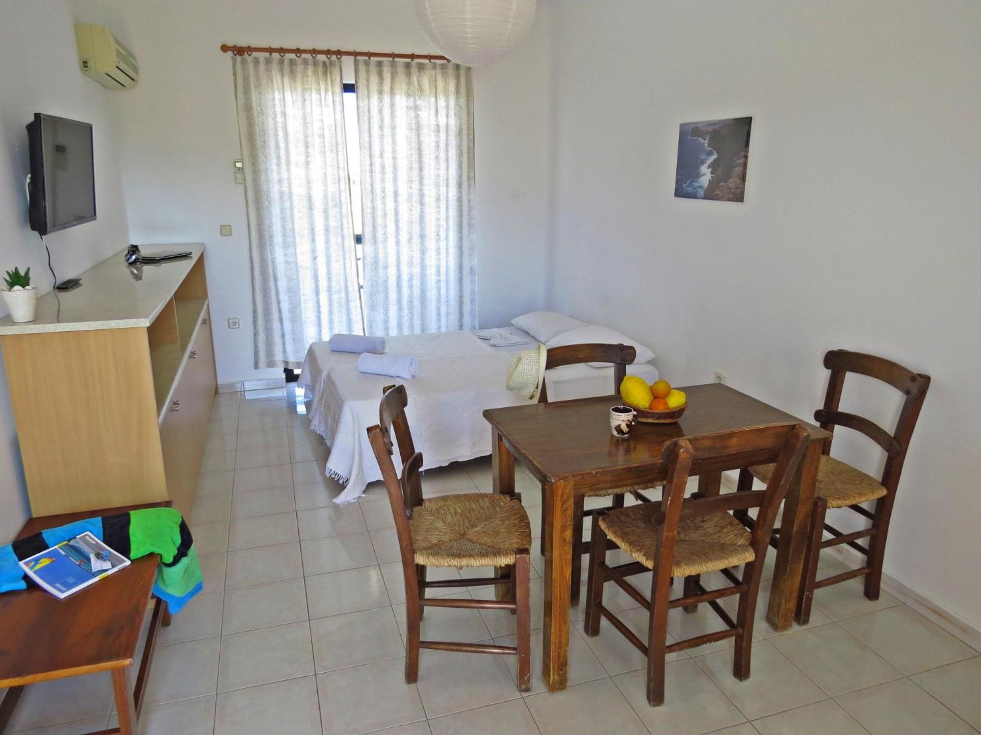 Debby Apartments Ialysos  Extérieur photo